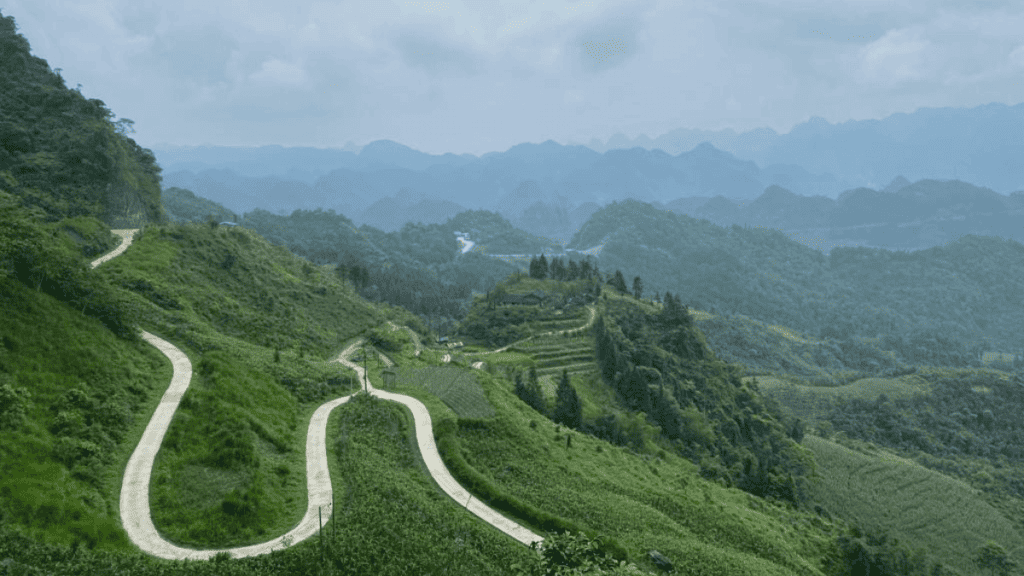 Ha Giang Loop Day 1 Bac Sum Pass, Vietnam MSN