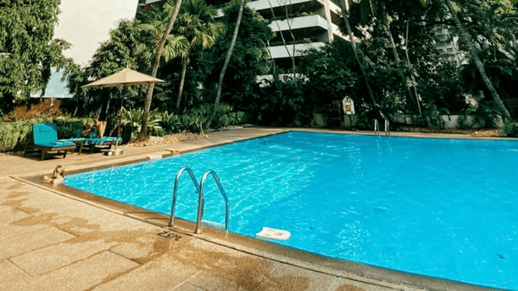 Swimming Pool Anantara Siam Bangkok