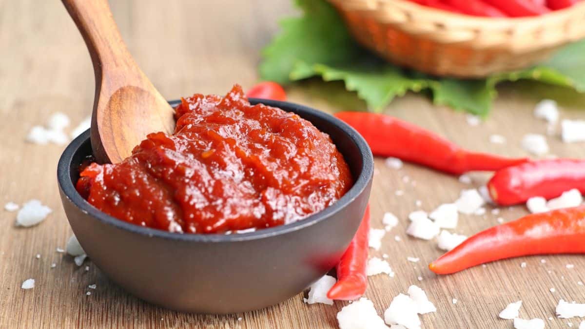 What Is Gochujang and 7 Ways To Use It