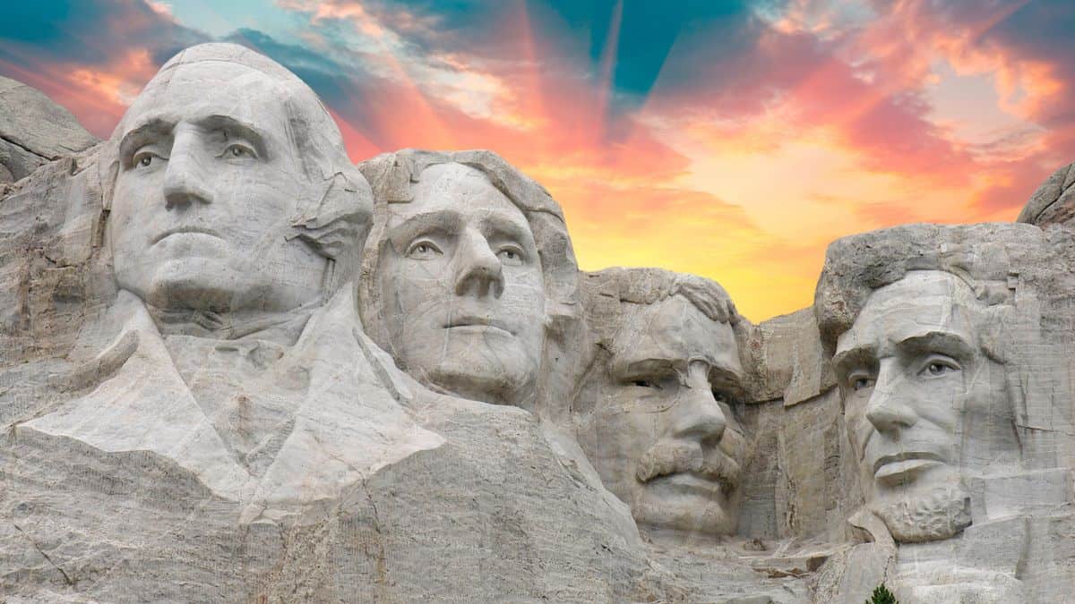 Sunset Over Mount Rushmore In South Dakota USA