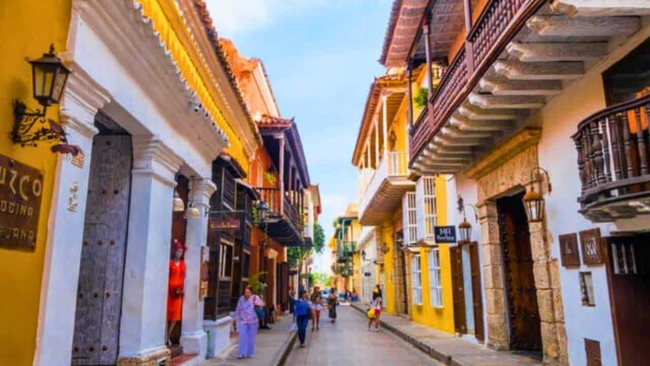 21 Exciting Things To Do In Colombia For Your Next Vacation Stock