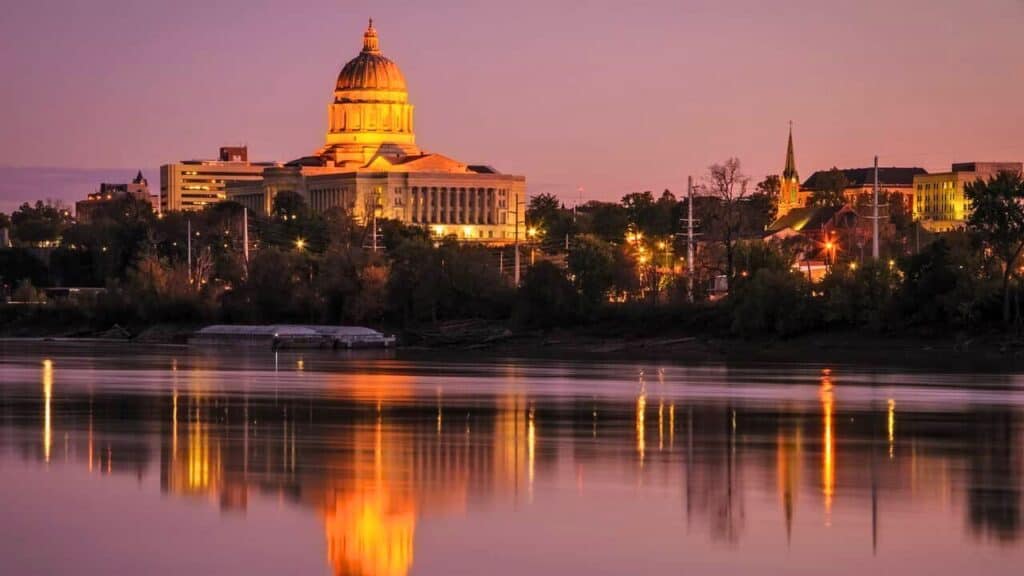 Missouri-River-Sunset-Jefferson-City-Missouri-MO-Stock