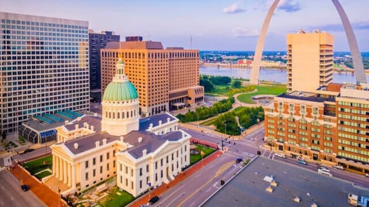 St. Louis, Missouri, USA downtown cityscape stock
