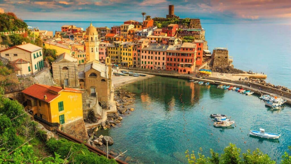 Vernazza Italy lakeside view.