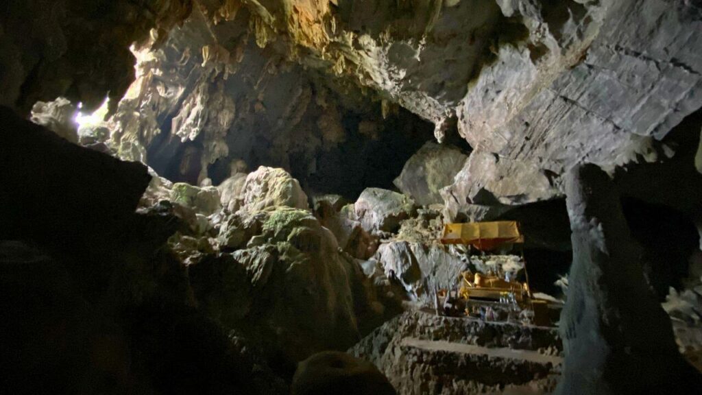 Phu Kham Cave Vang Vieng
