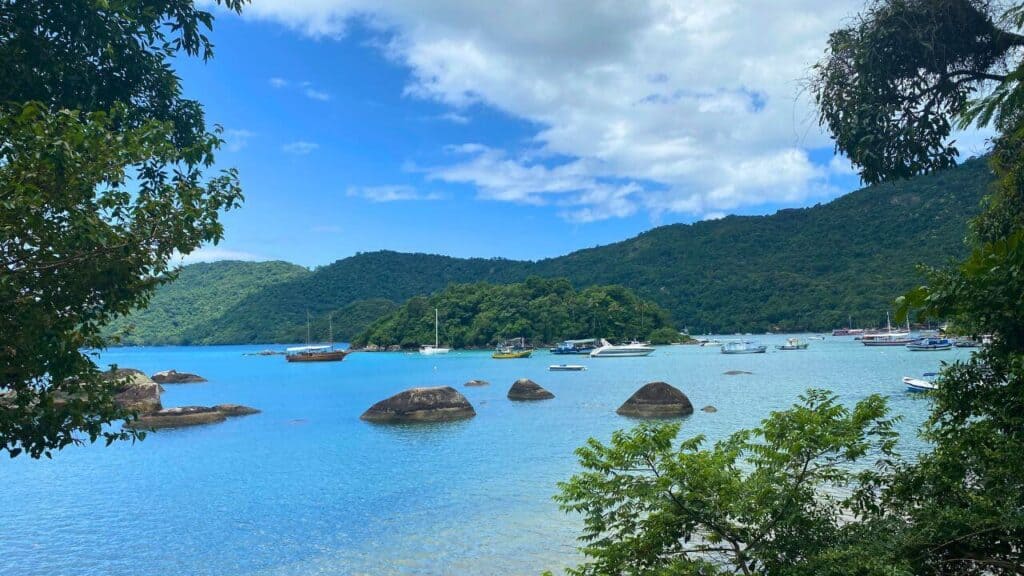 Praia do Abrãao, Ilha Grande Brazi